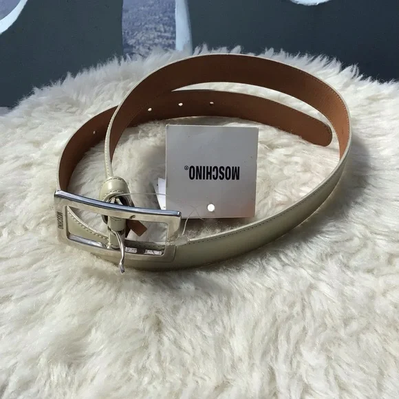 Moschino Ivory Napa Leather Belt with Shiny Signature  display picture 2